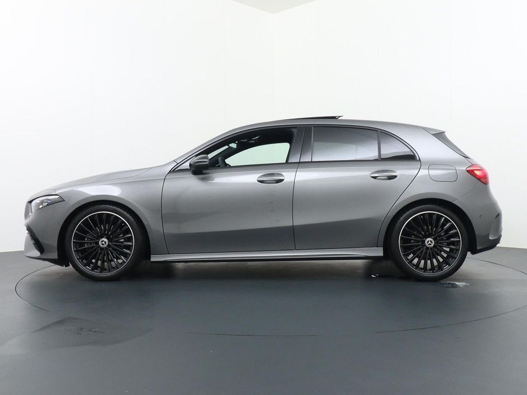 Mercedes-Benz A 180 Star Edition AMG Line | Panorama - Schiebe