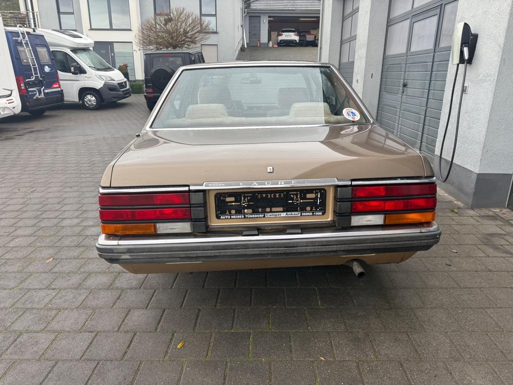 Nissan Laurel
