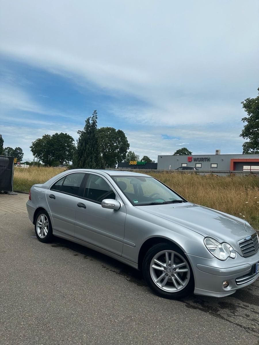 Mercedes-Benz C 220