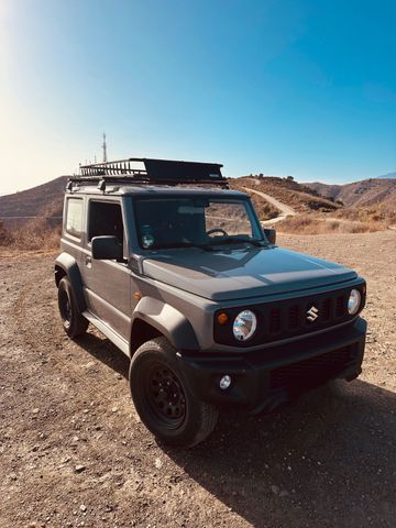 Suzuki Verkaufe Suzuki Jimny - 4-Sitzer, grau, To...