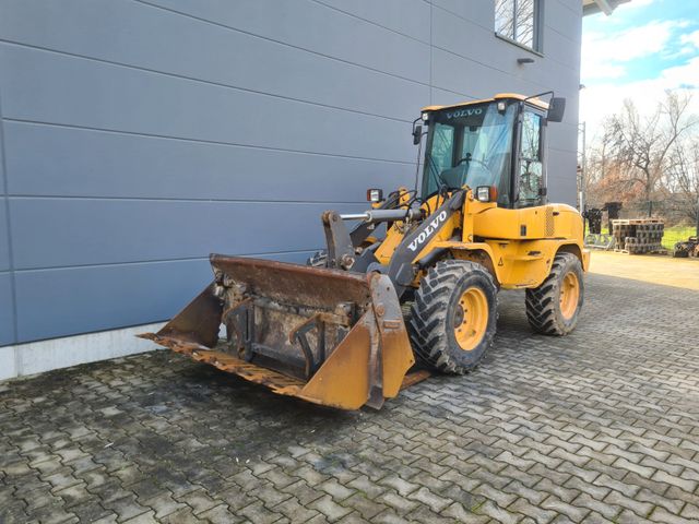 Volvo L30 G - 4/1 Schaufel + Gabel