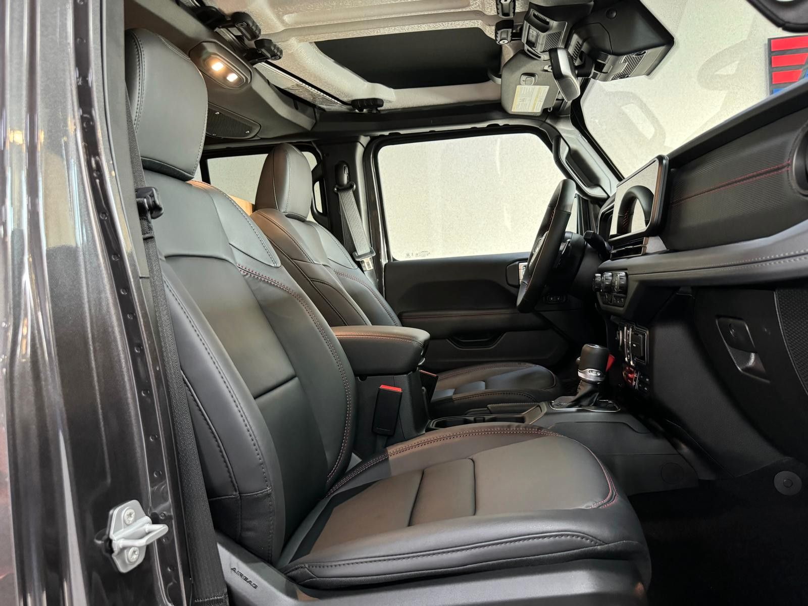 Fahrzeugabbildung Jeep 2026 MOAB 392-6.4L HEMI V8-DUAL TOP