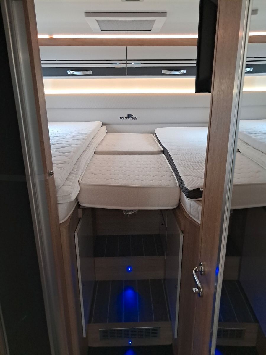 Fahrzeugabbildung Roller Team Kronos 287 TL TV,Solar,Dachlüfter,