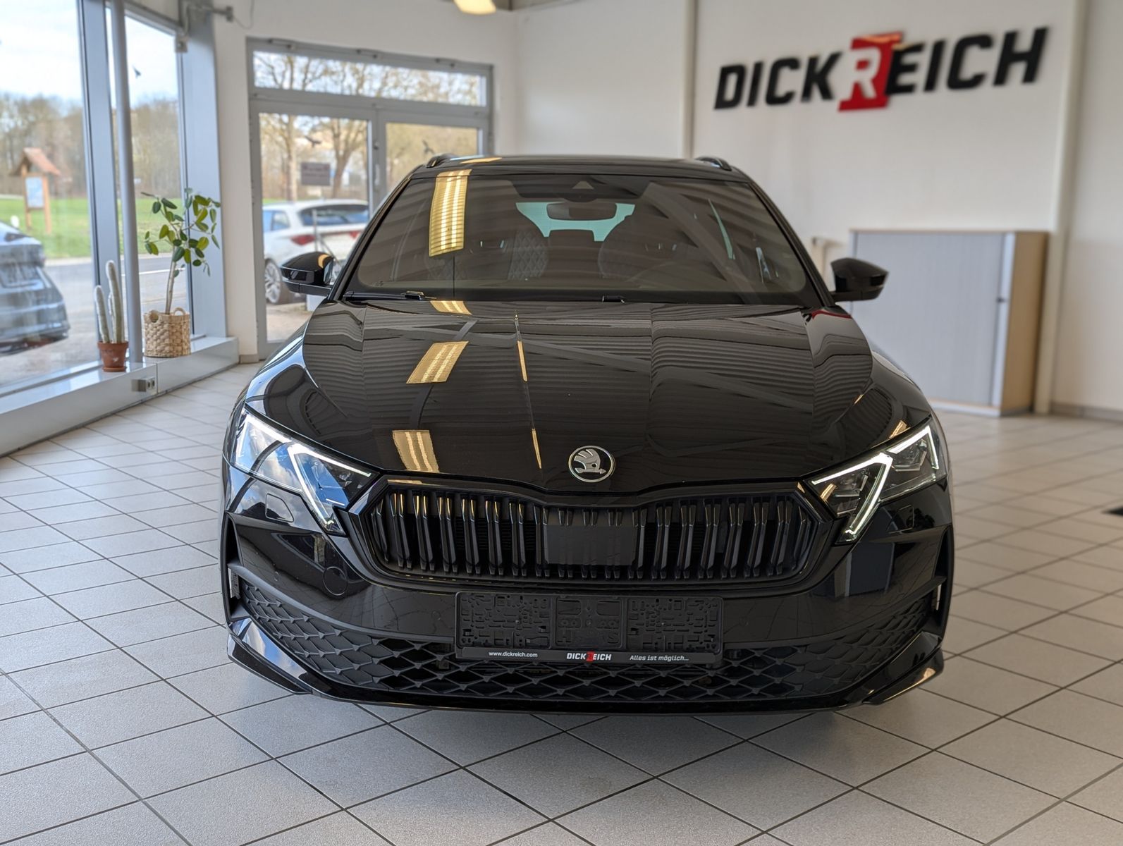 SKODA Octavia 2.0 TDI DSG Sportline Matix Assist+ 18" - Image 2