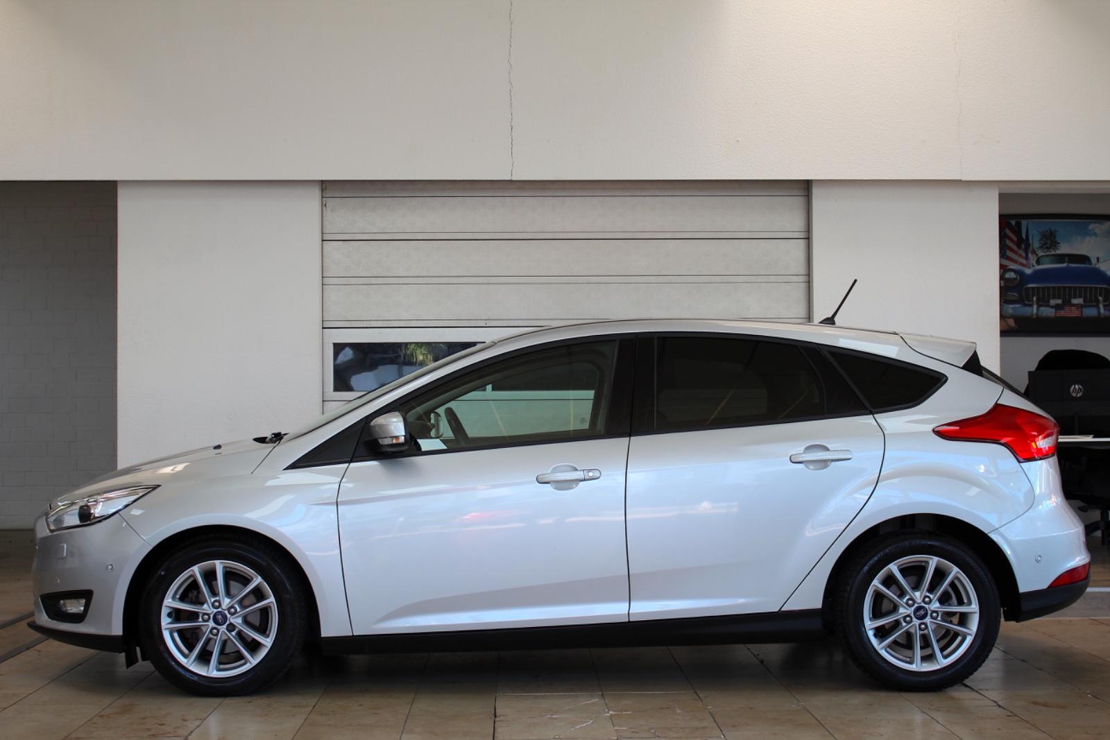 Ford Focus 1,0 Titanium Aut. *NAVI*XENON*PARKASSIST*