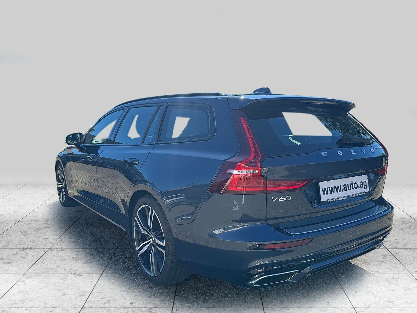 Volvo V60 B5 R Design Mild-Hybrid AWD imagem 3