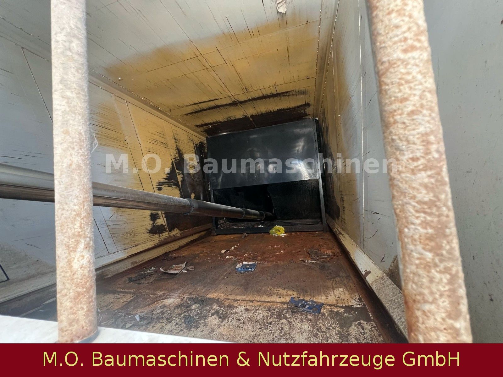 Fahrzeugabbildung Mercedes-Benz Antos  2532 /6x2/ L+L /Euro 5 / Brandschaden /