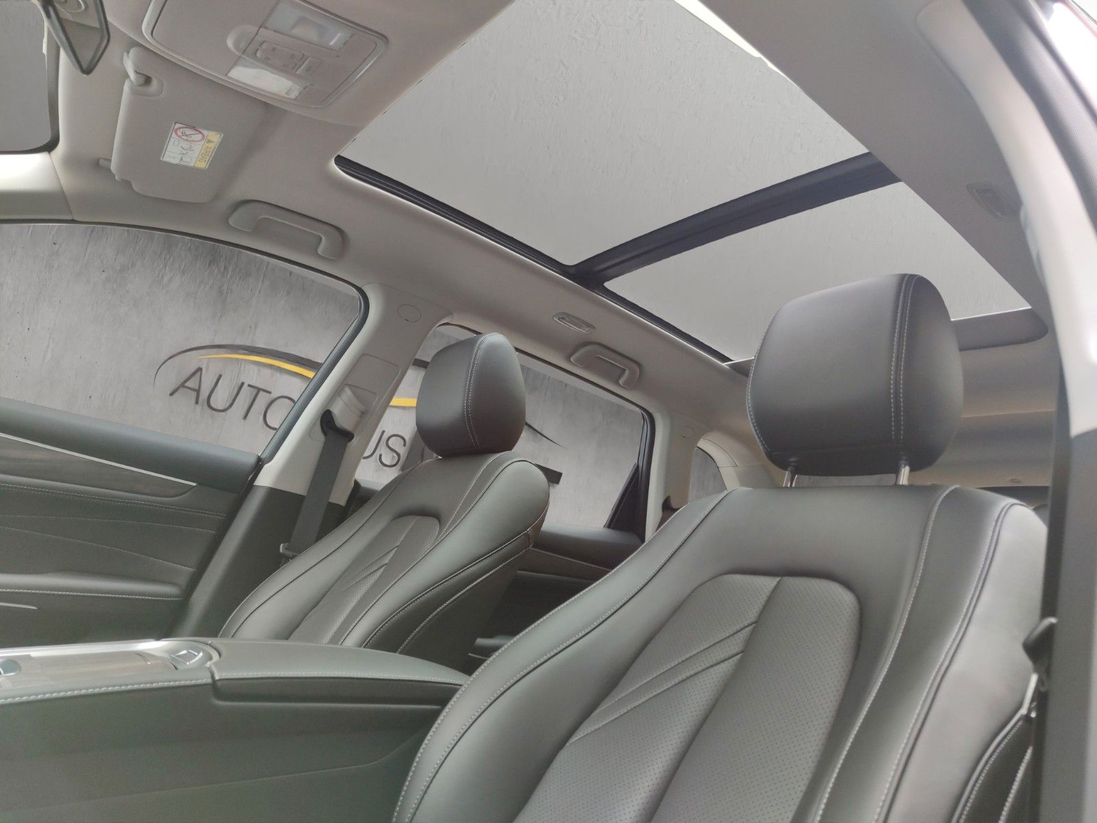 Fahrzeugabbildung DFSK Fengon 600 7-Sitzer Carplay