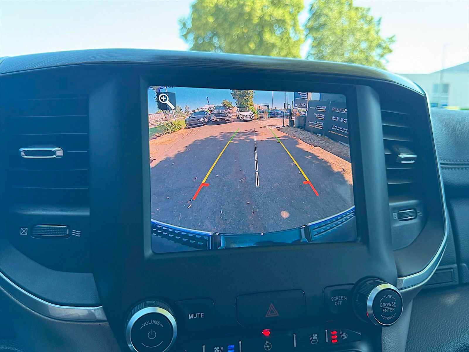Fahrzeugabbildung Dodge RAM 5.7 V8 HEMI Night LARAMIE 4x4 LONGBED 19%
