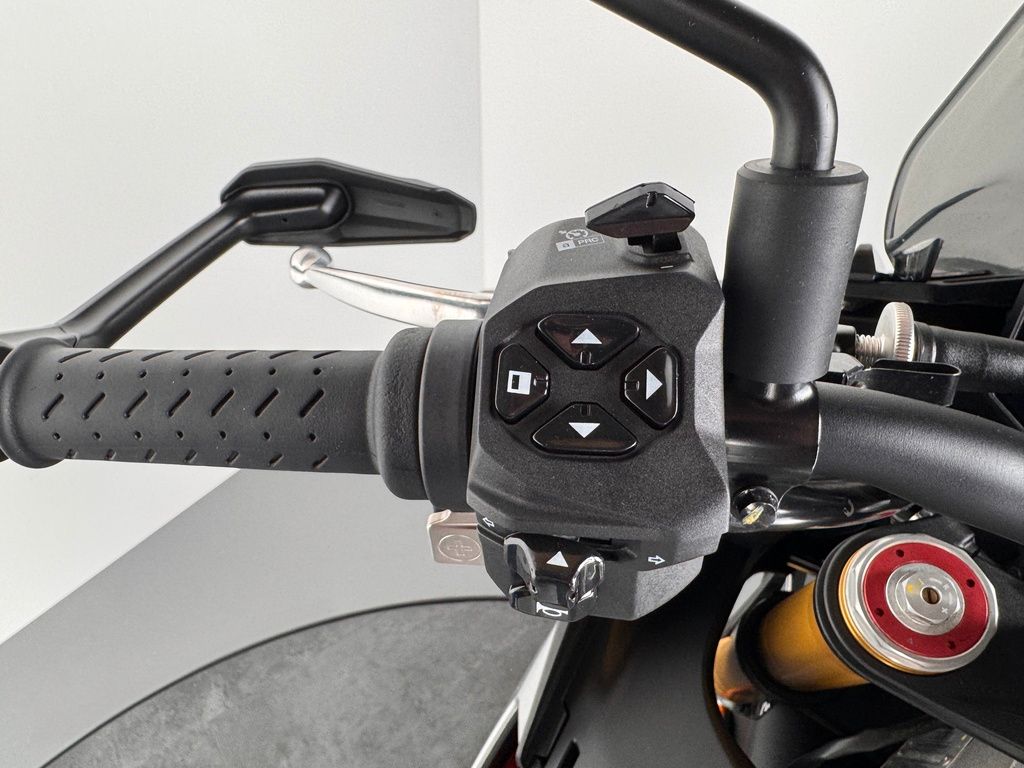 Fahrzeugabbildung Aprilia TUONO V4 *TOP-ZUSTAND *GARANTIE BIS 03.2027