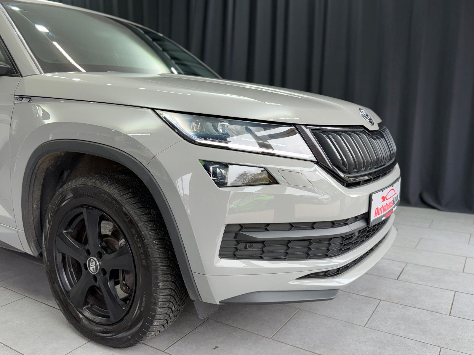Fahrzeugabbildung SKODA Kodiaq Sportline 4x4 |7-SITZER|AHK|CANTON|NARDO