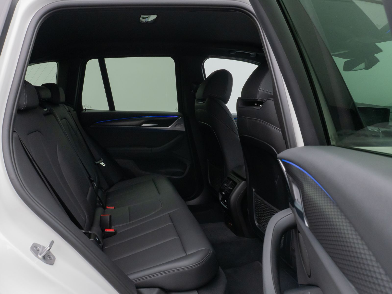 Fahrzeugabbildung BMW X3 xD20d M Sport Kamera DAB HiFi AHK Komfort 19"