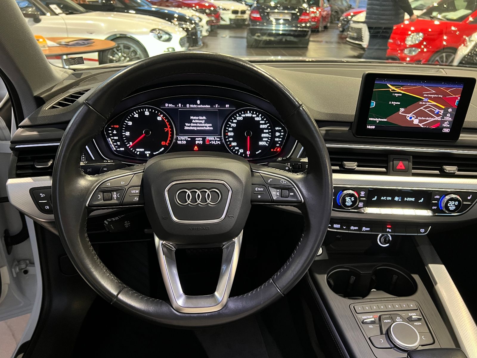 Fahrzeugabbildung Audi A4 Avant 40 TFSI design PANO LED NAV SHZ 19"