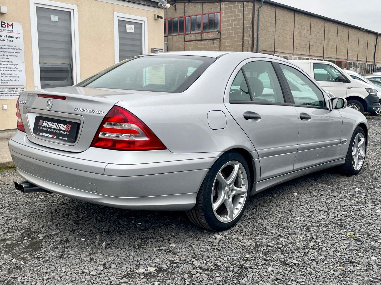 Fahrzeugabbildung Mercedes-Benz C 180 Limo Komp. CLASSIC 17"LMR STEUERKETTE NEU