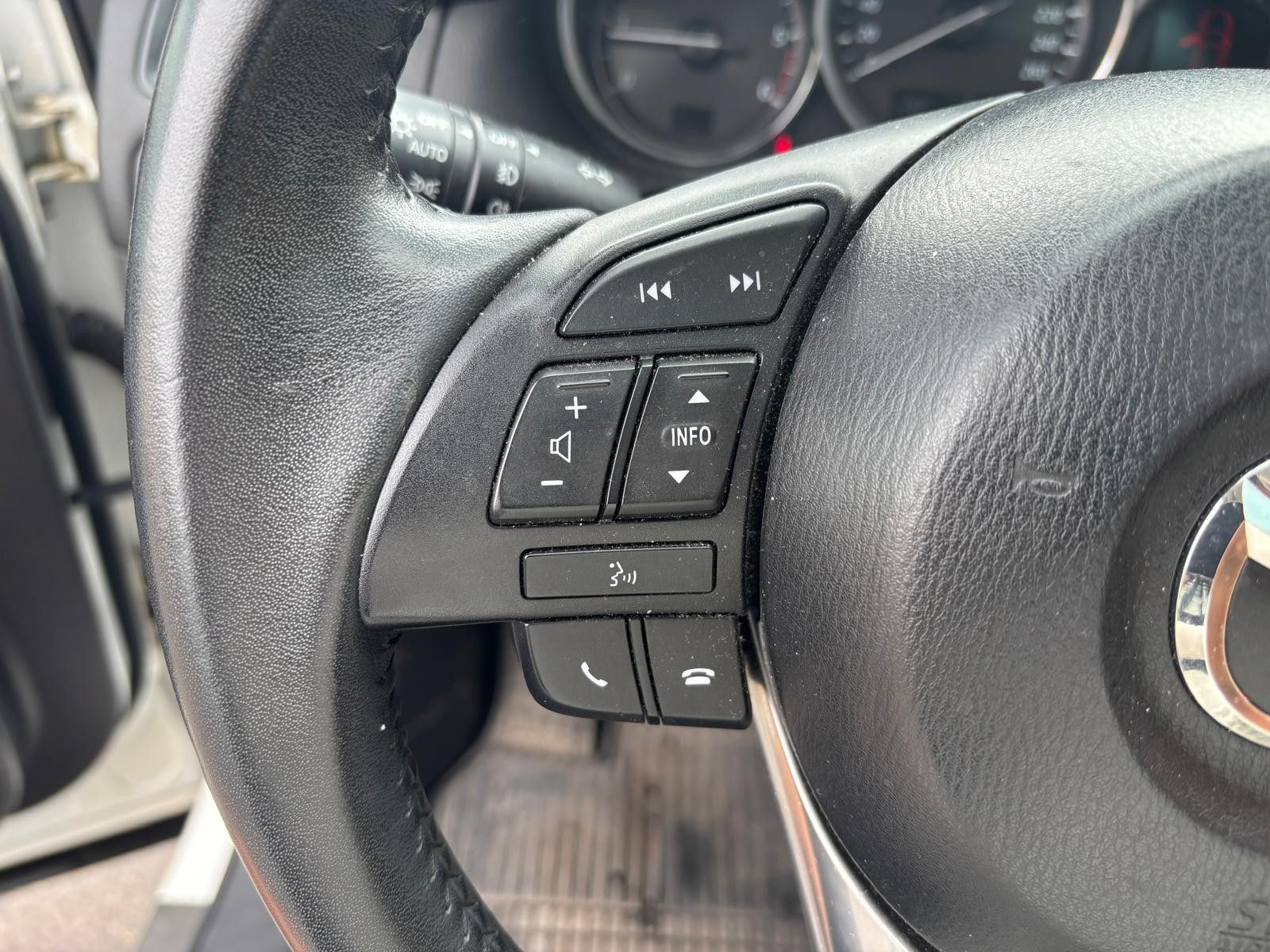 Fahrzeugabbildung Mazda CX-5 Sports-Line AWD-NAV-XEN-LEDER-AHK-GSD-BOSE-