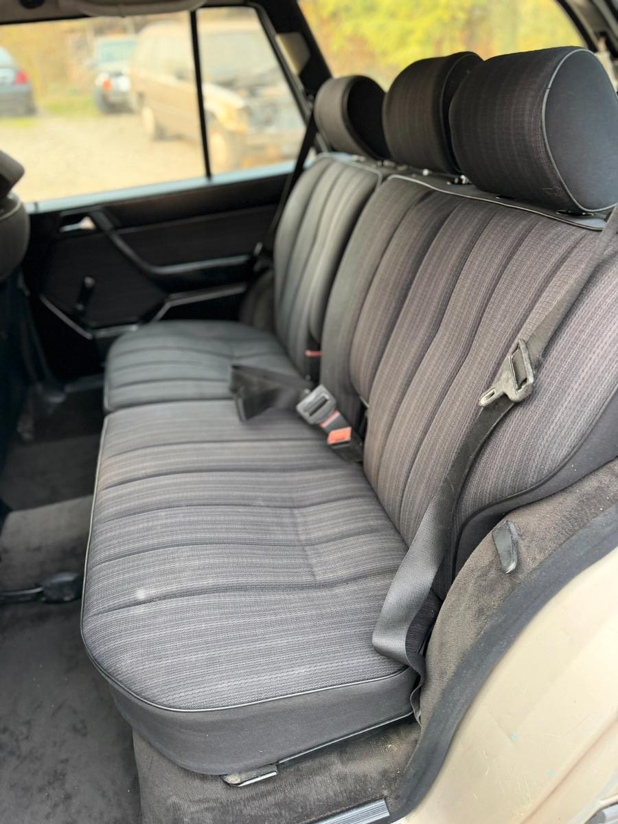 MERCEDES-BENZ 300 TD W124 109 CH BVA - 2ème MAIN - TOIT OUVRANT - 88000 km