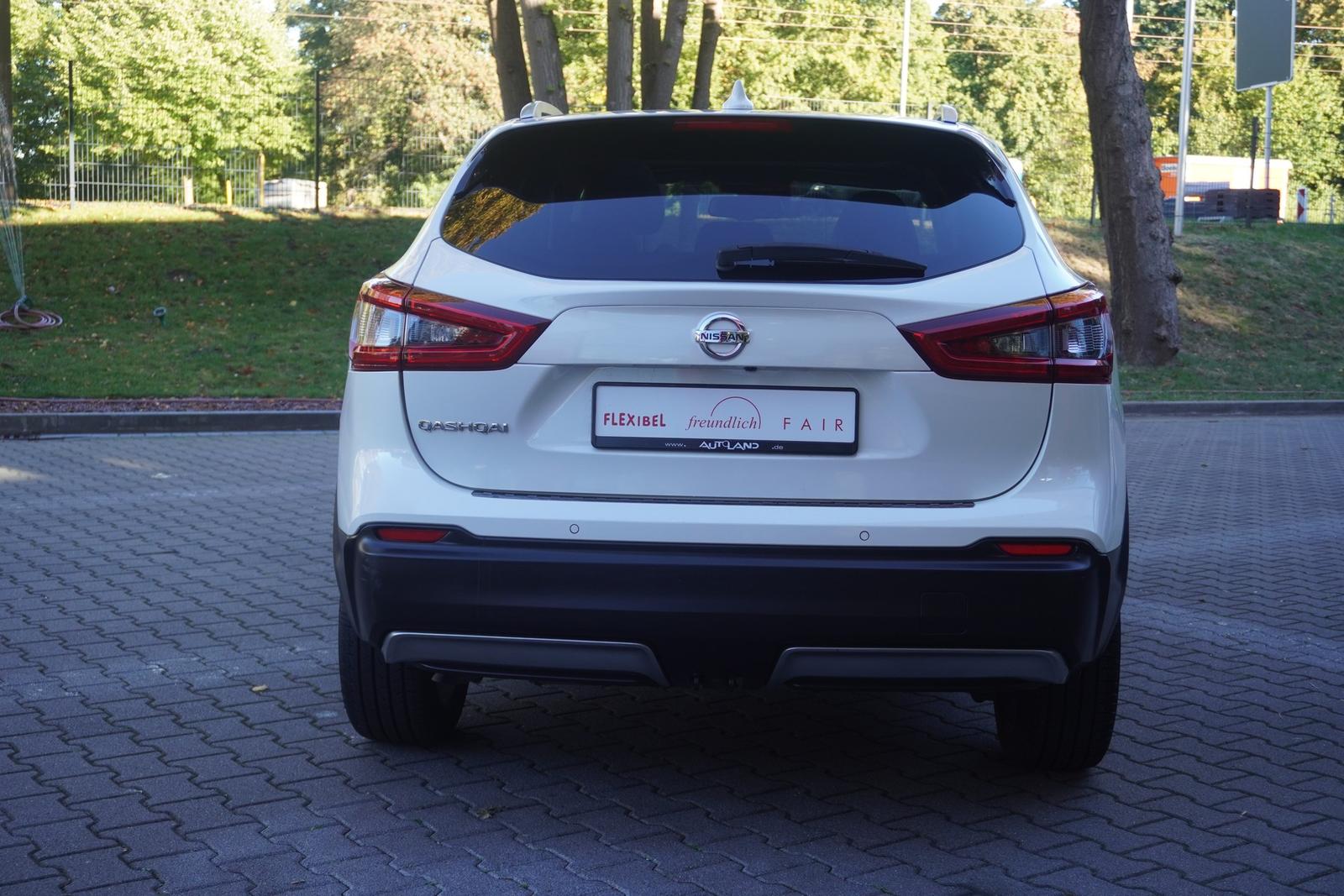 Nissan Qashqai 1.3 Tekna LED Navi Panorama 360° AHK