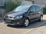 Volkswagen Touran Highline -Tüv 06/27 -AHK -Klimaa. -AUTOMA - Volkswagen Touran mit Benzin-Antrieb: Kleinbus, 2.0