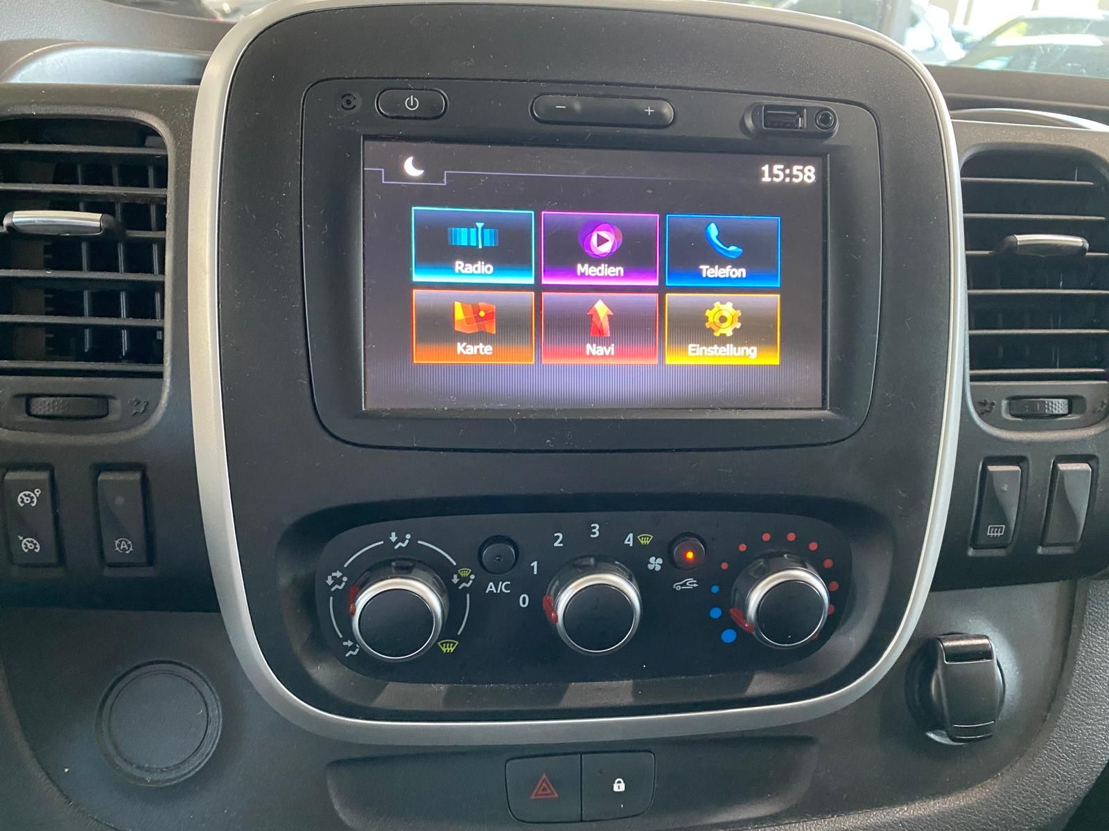 Fahrzeugabbildung Renault Trafic L1H1 2.0 Energy dCi 120/Klima/Navi/WÜRTH/