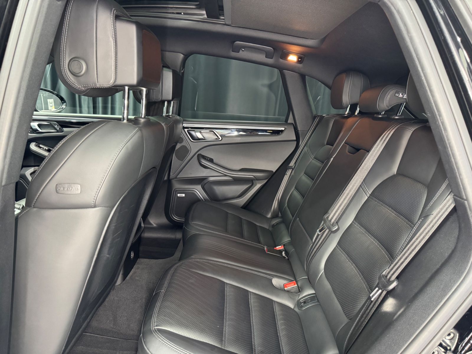 Fahrzeugabbildung Porsche Macan S|PANORAMA|18-WEGE|BOSE|PDLS+|20"TURBO|