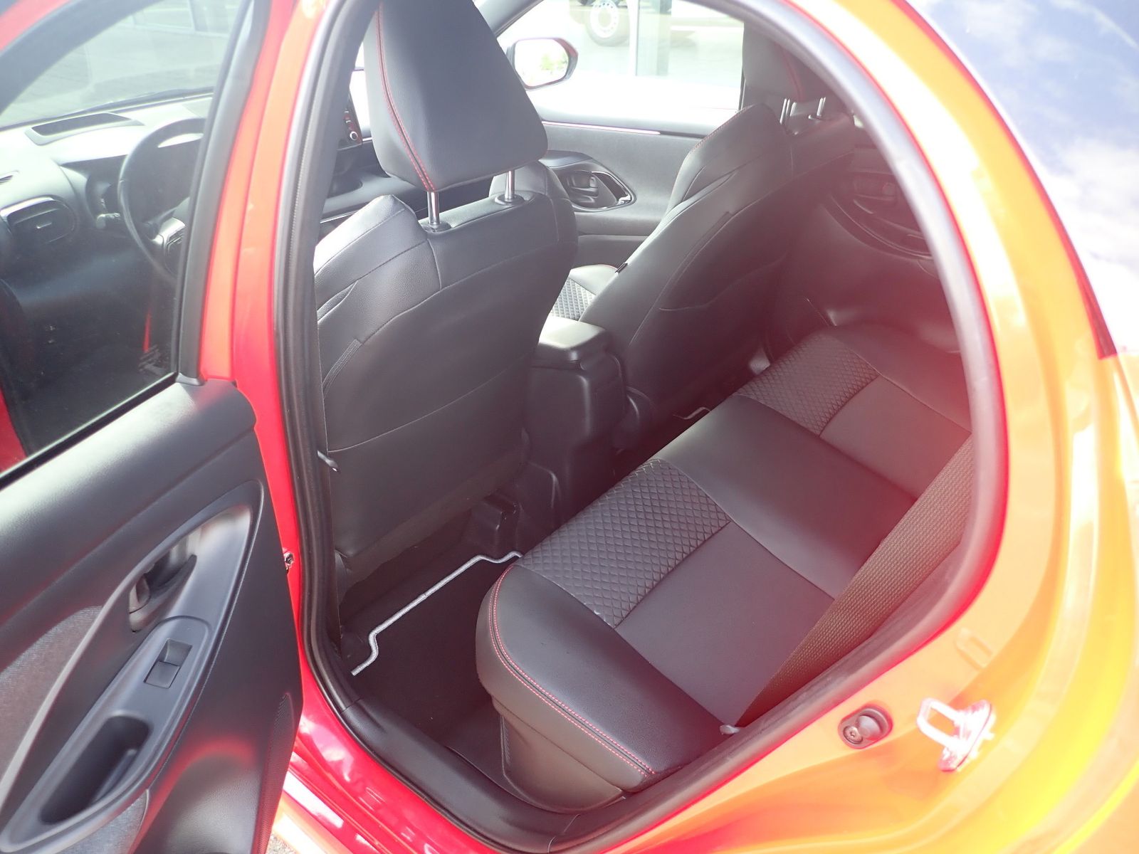 Fahrzeugabbildung Toyota Yaris Hybrid Premiere Edition/KLIMA/GJR/KAMERA