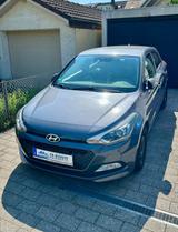 Hyundai i20 1.4 CRDi, unfallfrei, Zustand gut, 8 Reifen - Hyundai i20 in Karlsruhe