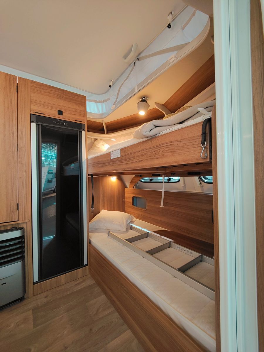 Fahrzeugabbildung HYMER / ERIBA / HYMERCAR Touring 560 Legend Urban 2026