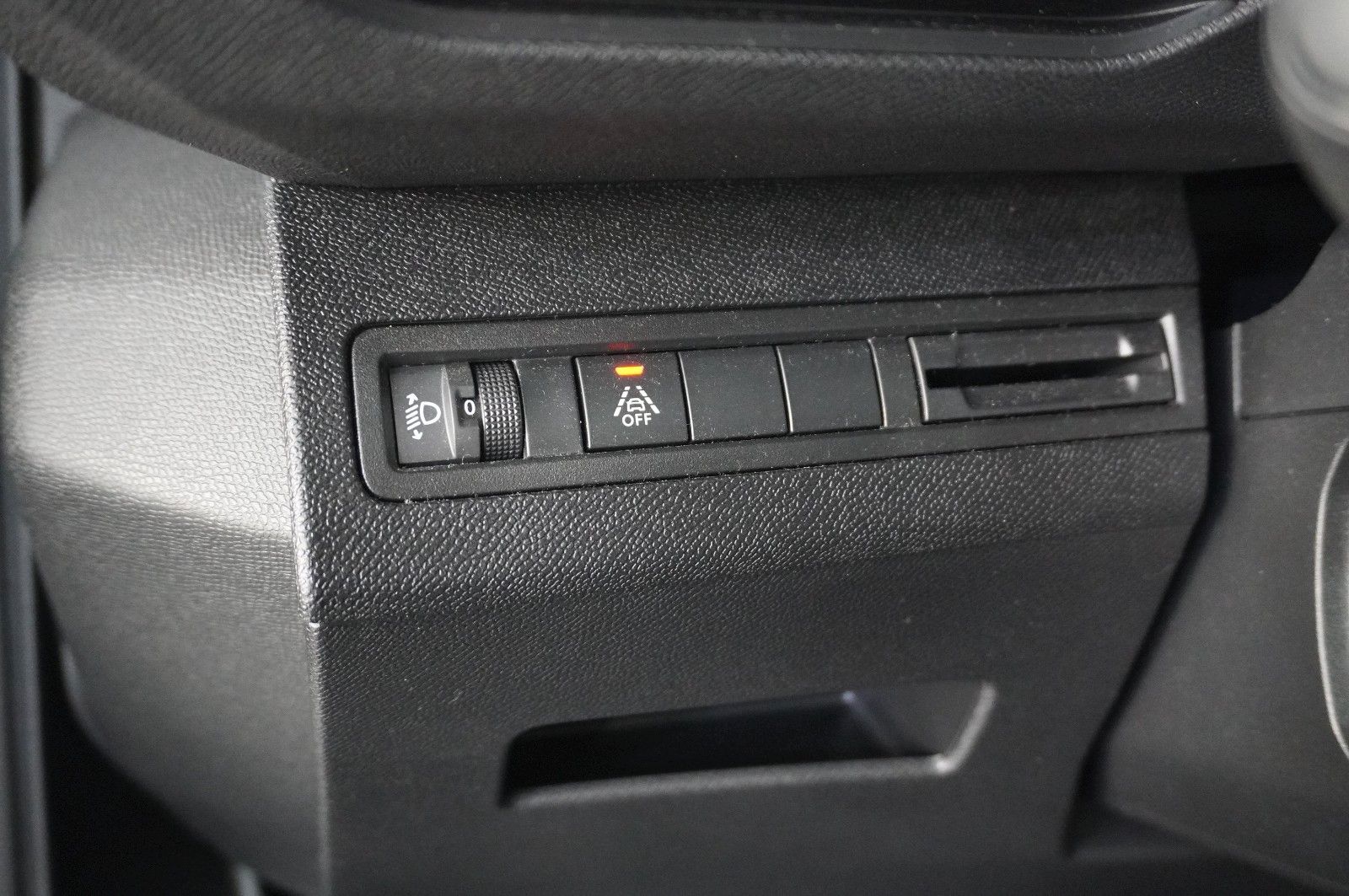 Fahrzeugabbildung Peugeot 5008 1.2T ACTIVE PACK 7-SITZ NAVI/LED/KAMERA/DAB