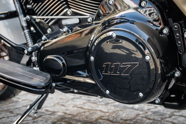 Fahrzeugabbildung Harley-Davidson ROAD GLIDE ST 117 MY23 FLTRXST Jetzt bestellen!