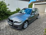 BMW 320d Touring- Pano,AHK,Xenon,Leder,8-fachALU - BMW 320 aus 2010: Kombi, 320d
