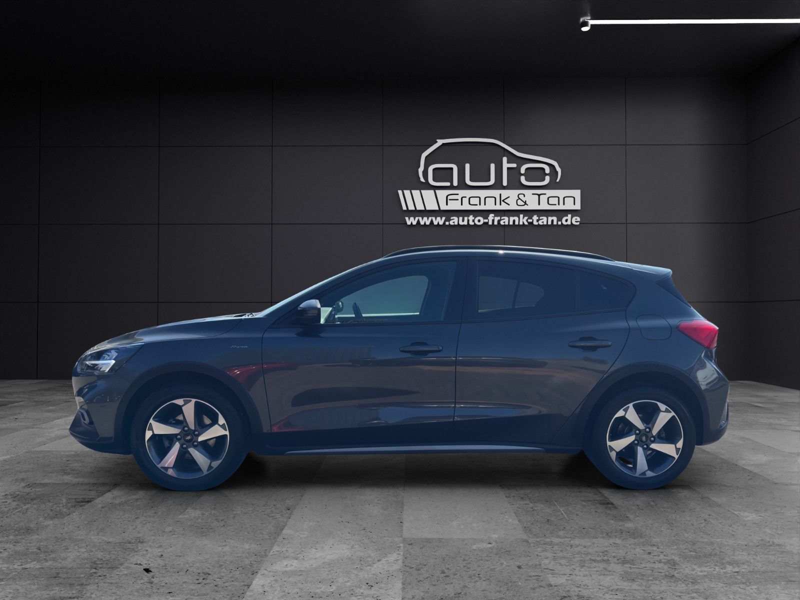 Fahrzeugabbildung Ford Focus Lim. Active X*Ahk*Kamera*Head-Up*LED*