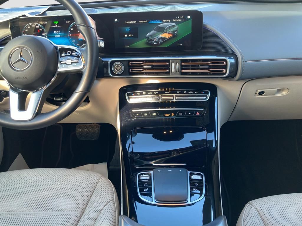 Fahrzeugabbildung Mercedes-Benz EQC 400 4MATIC SD*AHK*HUD*KeyLess*ParkAss*360°