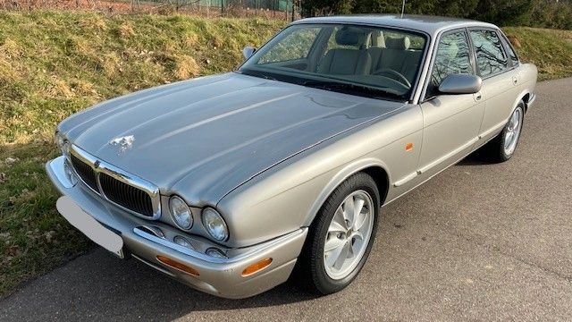 Jaguar XJ8  Executive * 1.Hd. * 79.000km orig. * TOP***