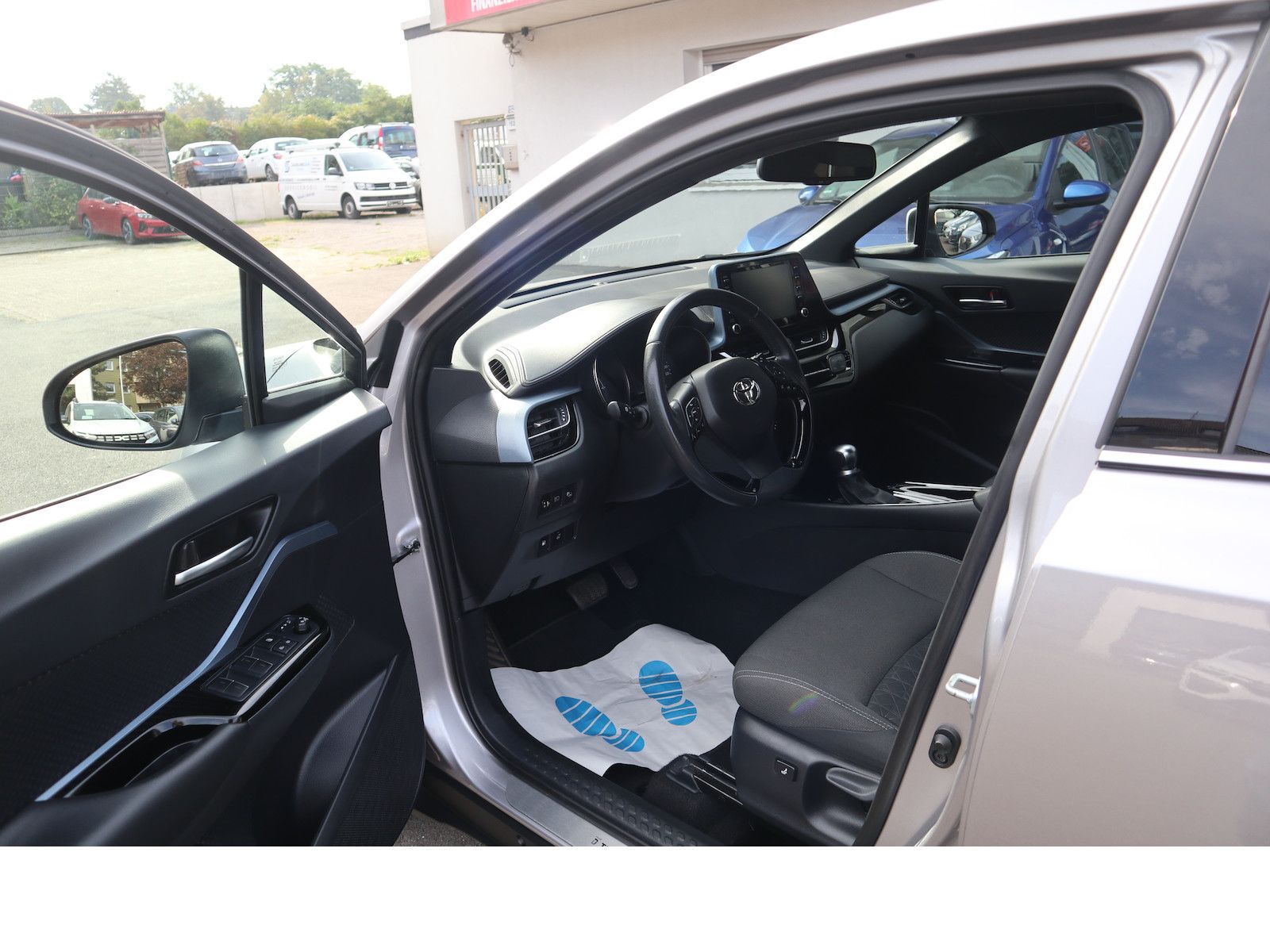 Fahrzeugabbildung Toyota C-HR Hybrid Team D Totwink/SHZ/Scheckheftgepfleg