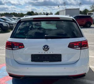 Volkswagen Passat Variant - 8