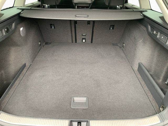 Passat Variant 2.0 TDI DSG ELEGANCE AHK+IQ.LIGHT