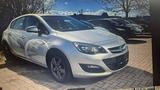 Opel Astra J Lim. 5-trg. Selection - Opel Astra: Selection