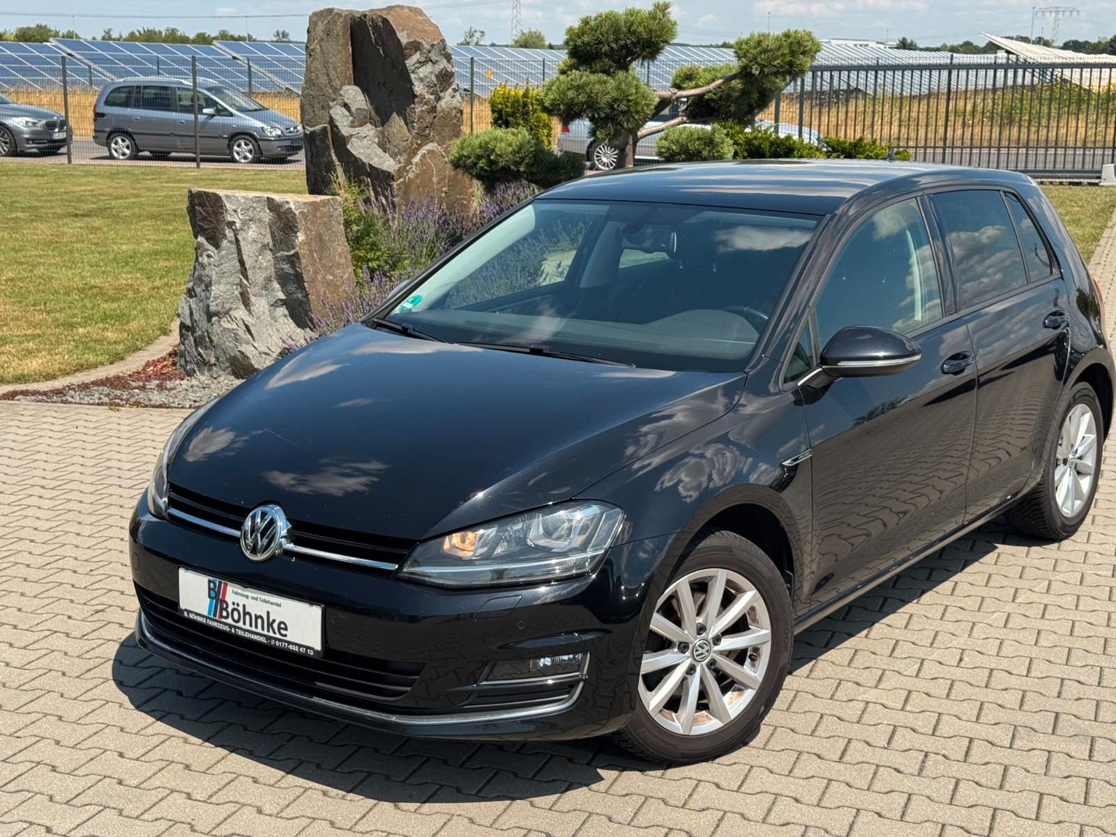 Volkswagen Golf VII Lim. Lounge KAMERA NAVI LENKRADHZG