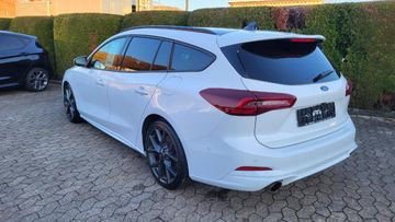 Fahrzeugabbildung Ford Focus Turnier ST X