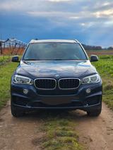 BMW X5 xDrive30d - - blaue BMW X5