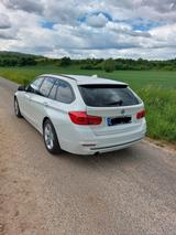 BMW 318i Touring Pano/Vollleder /LED/AHK/SHZ v. u. h - BMW 318 mit Benzin-Antrieb