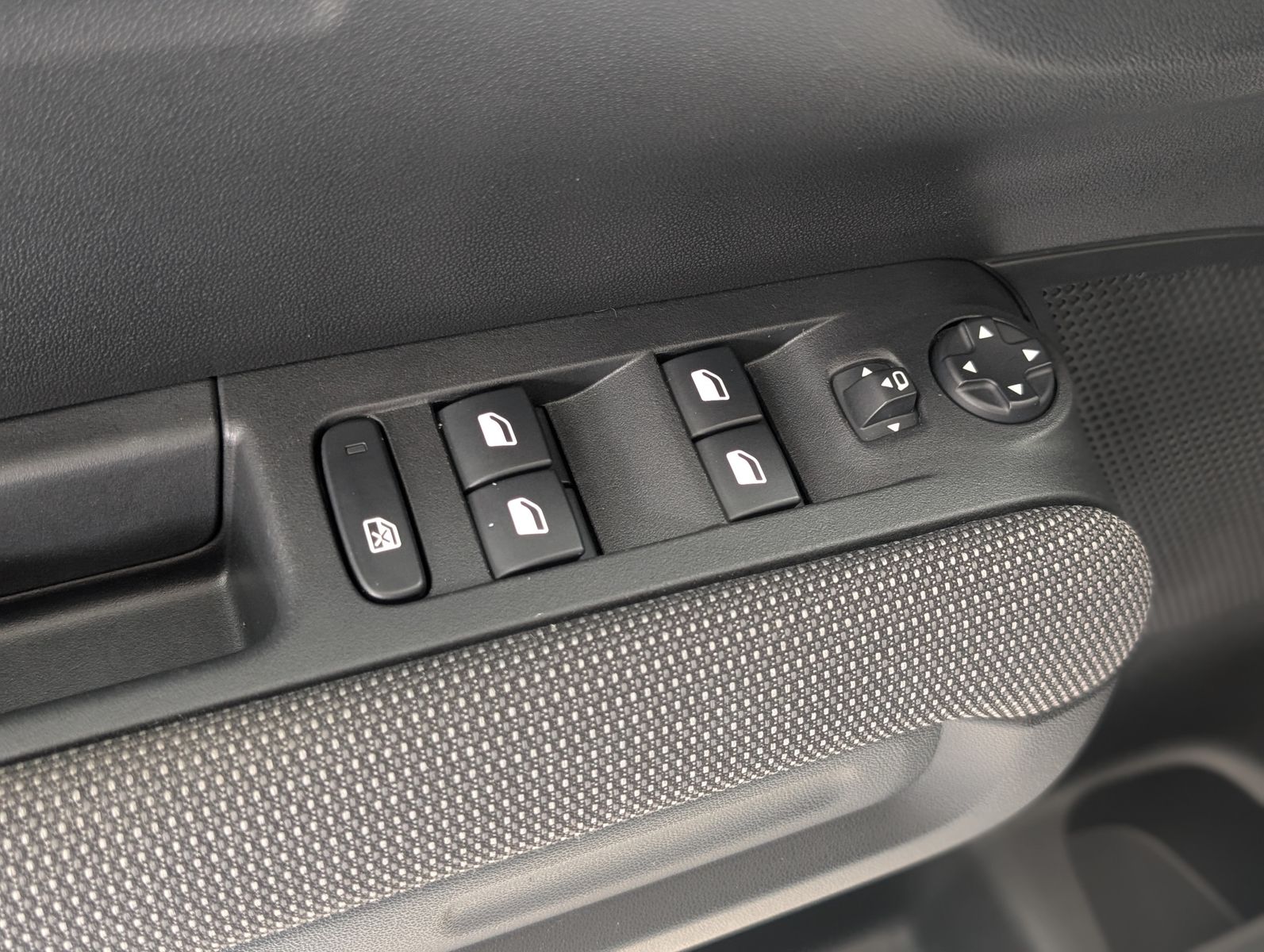 Fahrzeugabbildung Citroën C3 Aircross YOU APP PDC TOUCH TEMP KLIMA LED