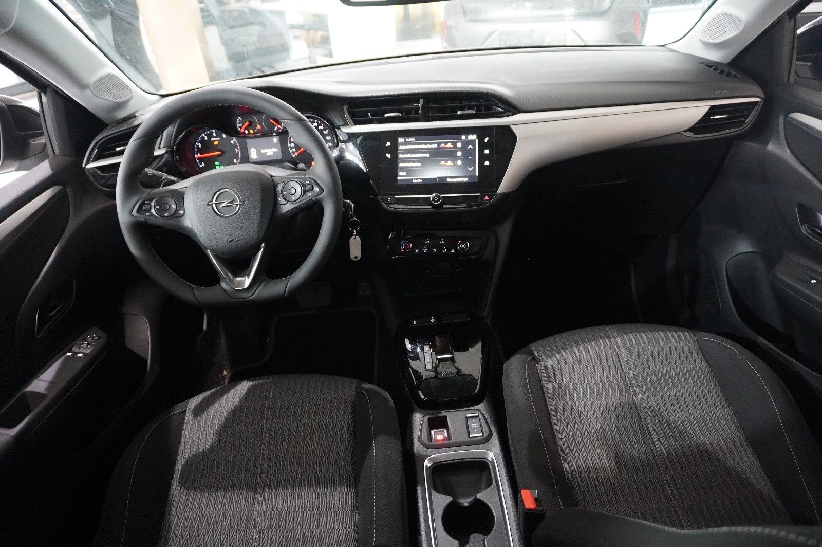 Fahrzeugabbildung Opel Corsa F 1.2T EDITION AT NAVI/LED/SPORT/TEMP/DAB+