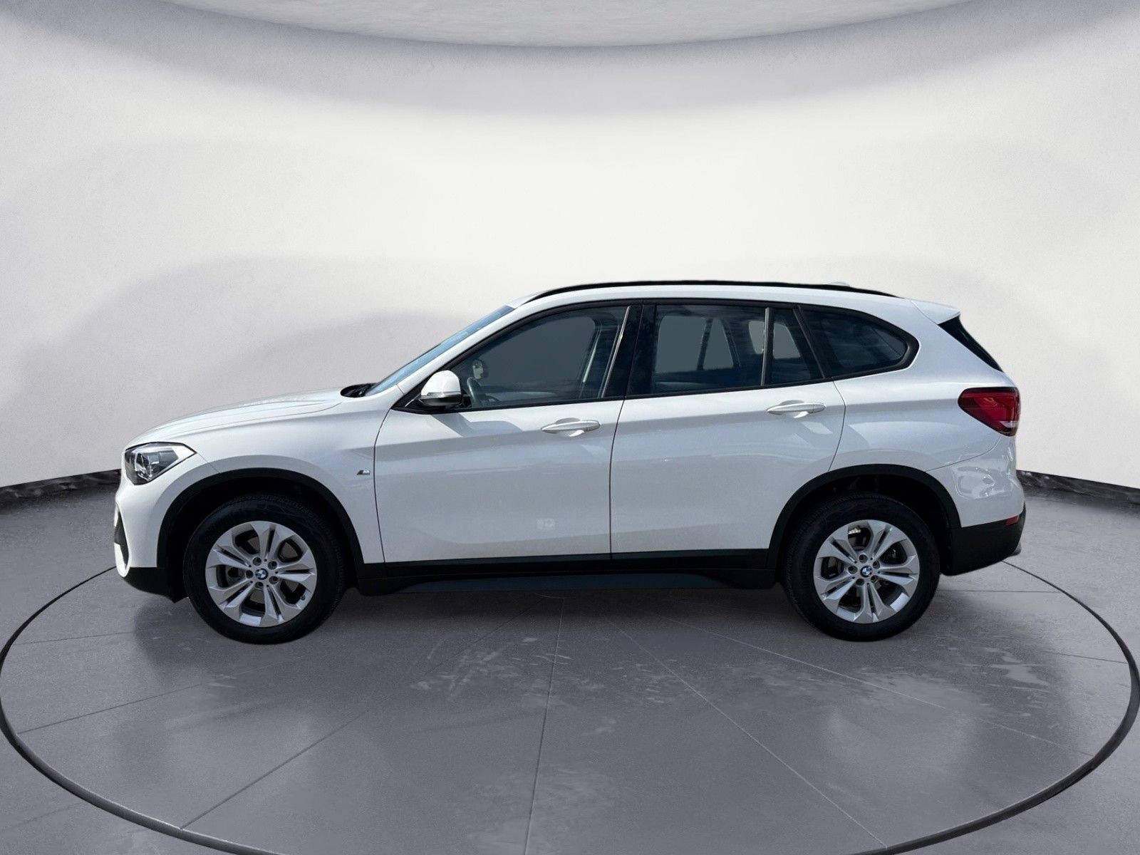 BMW X1 sDrive18i Advantage Navi Klimaaut. Aut. Heckk foto 3