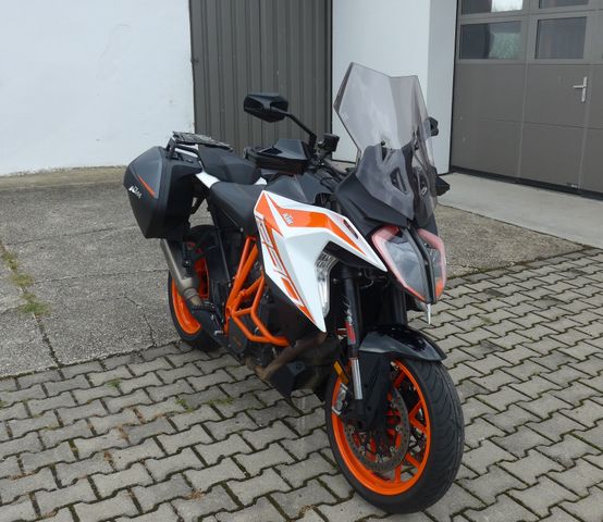 KTM 1290 Super Duke GT, Koffer, Akra, Scottoiler uvm