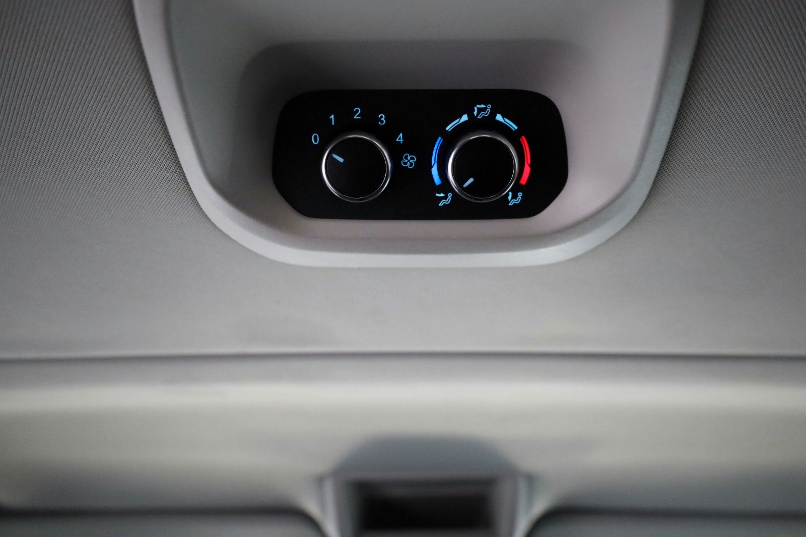 Fahrzeugabbildung Ford Tourneo Custom Sport 8 Sitzer,T.Leder,Navi,Xenon