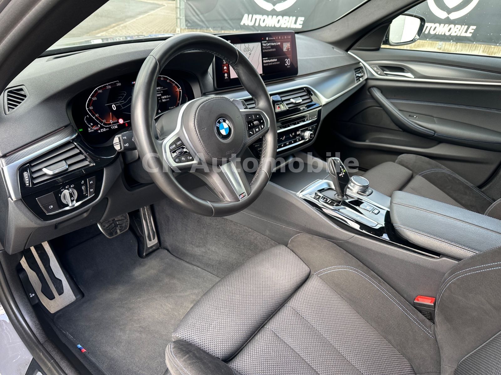 Fahrzeugabbildung BMW 520d xDrive M-Sport/Navi/Head-Up/LED/ACC/Kam.