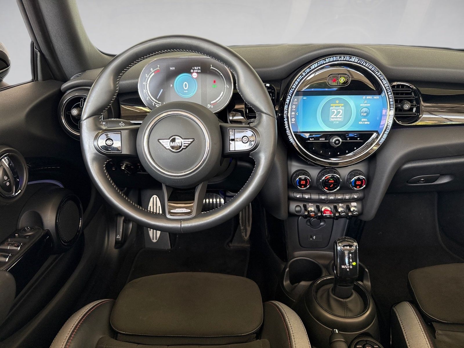 Fahrzeugabbildung MINI John Works Cooper Cabrio JCW Trim LED,PDC,WKR