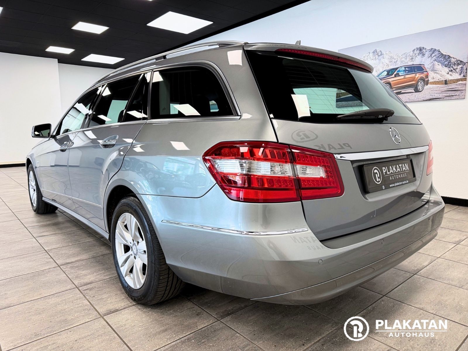 Fahrzeugabbildung Mercedes-Benz E 250 CDI T-Modell Leder AHK MB-Service