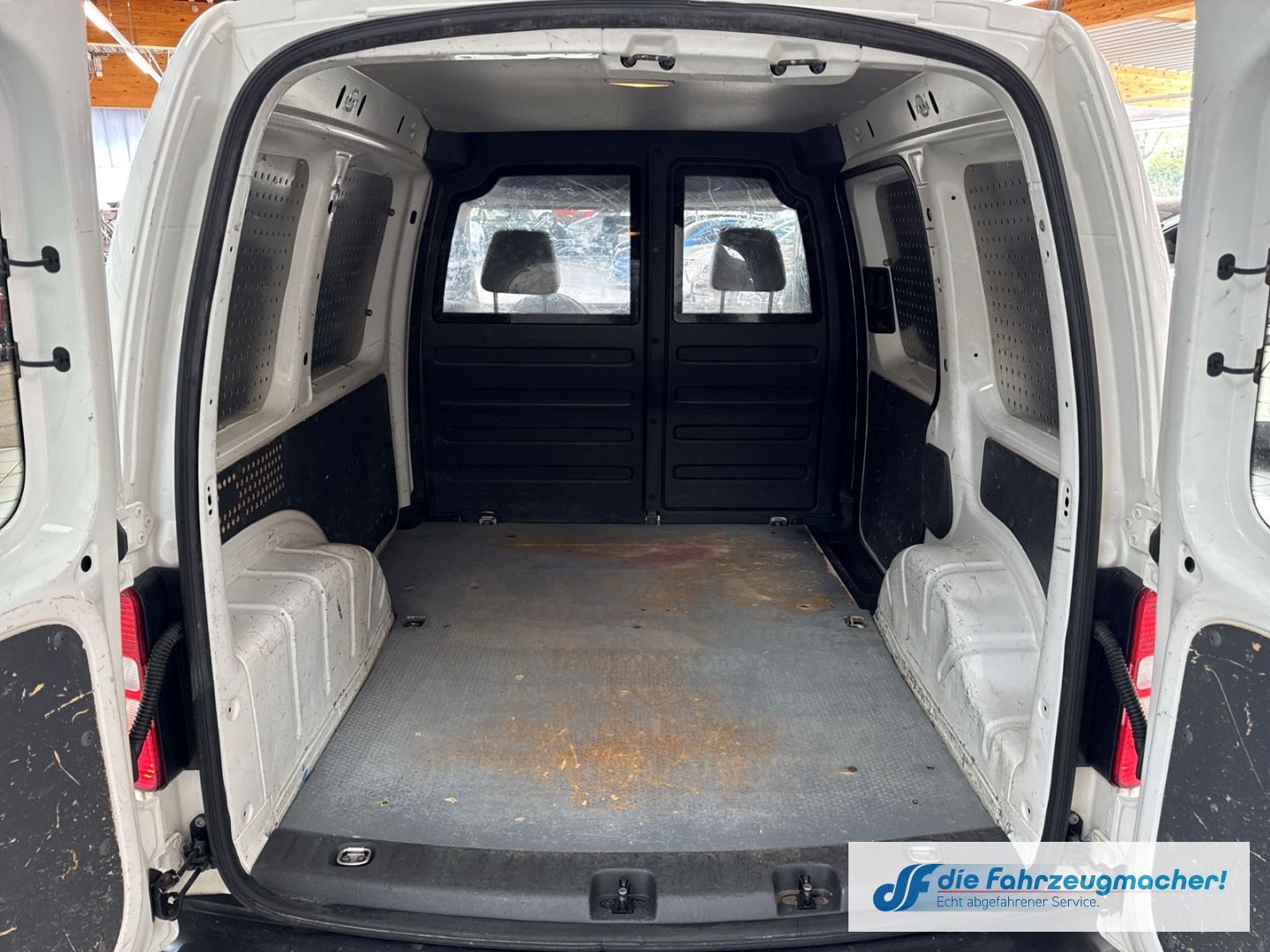 Fahrzeugabbildung Volkswagen Caddy Kasten TÜV 09/26 AHK Klimaauto *EXPORT
